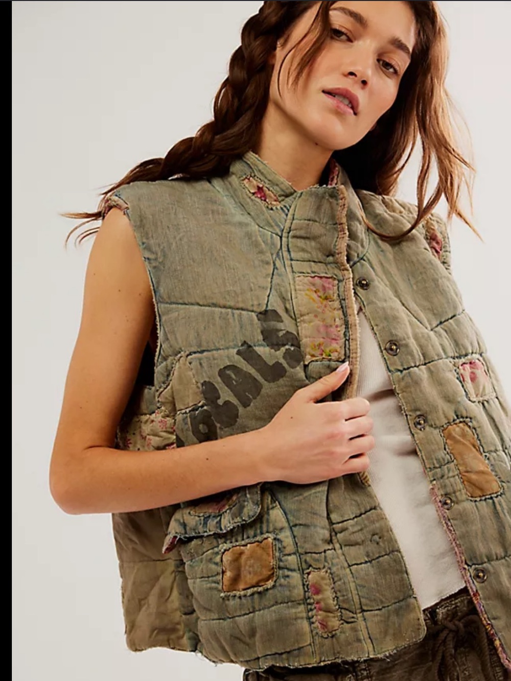 Sacred Threads Gray Quilted Patchwork Kids Vest with Multicolor Appliqué - Picture 6 of 6